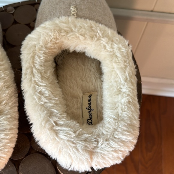 Dearfoam Women’s Memory Foam Slippers (Large) - Picture 6 of 10